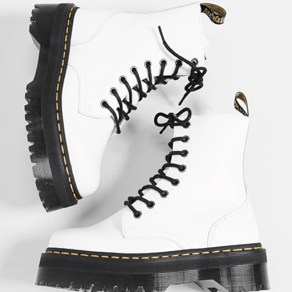Dr Martens white Jadon lace up boots 7M 8L unisex